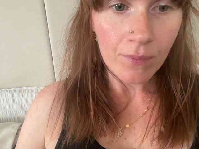 REDHEADROSIE webcam