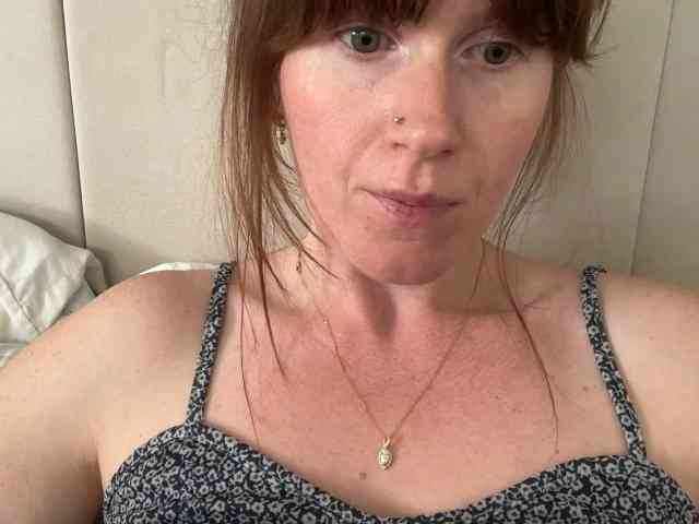 REDHEADROSIE webcam