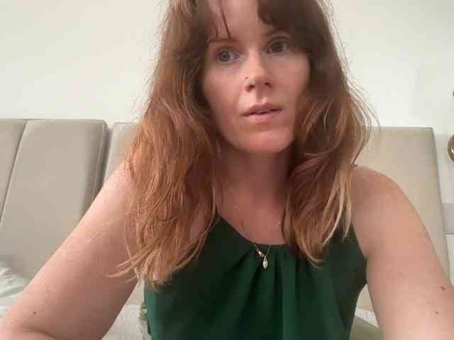 REDHEADROSIE webcam
