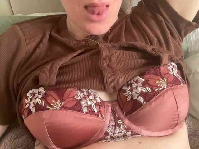 REDHEADROSIE webcam