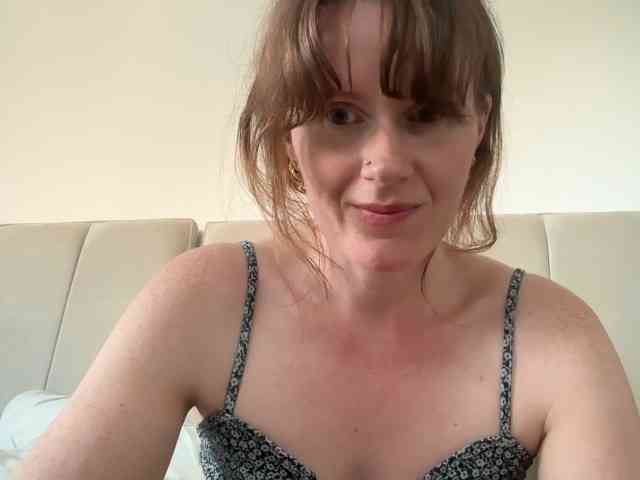 REDHEADROSIE webcam