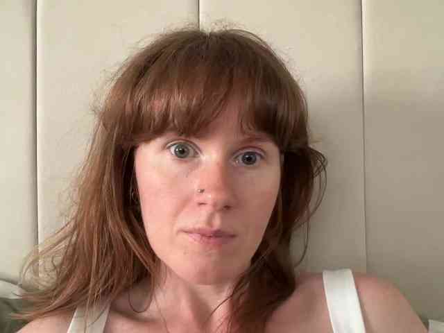 REDHEADROSIE webcam