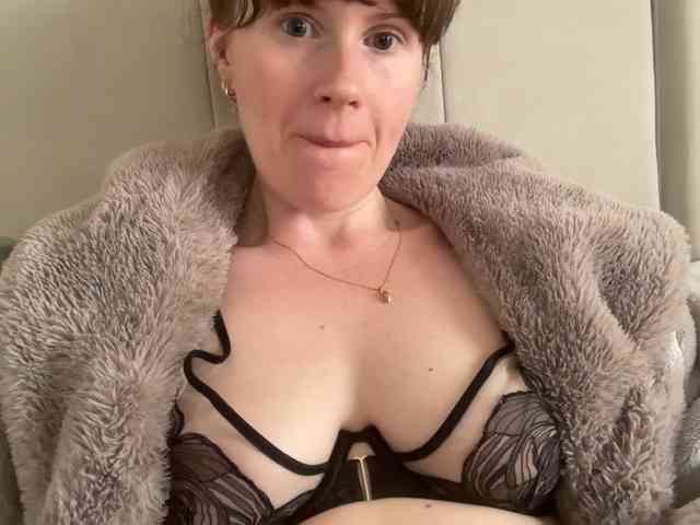 REDHEADROSIE webcam