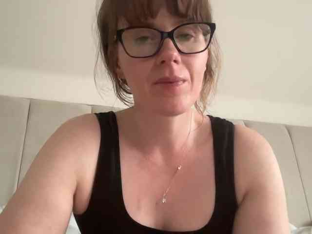 REDHEADROSIE webcam