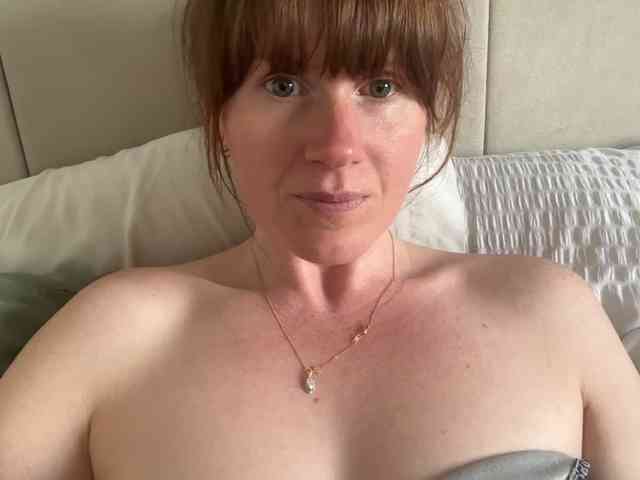 REDHEADROSIE webcam