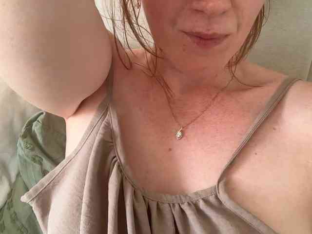 REDHEADROSIE webcam