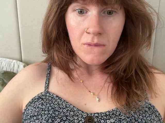 REDHEADROSIE webcam