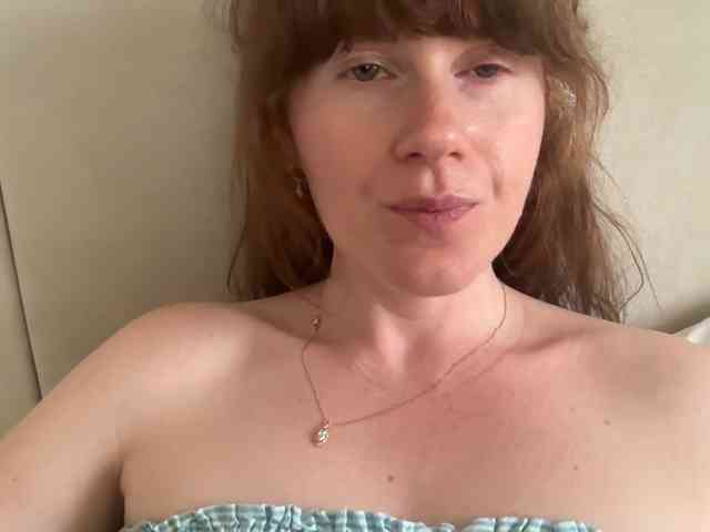 REDHEADROSIE webcam