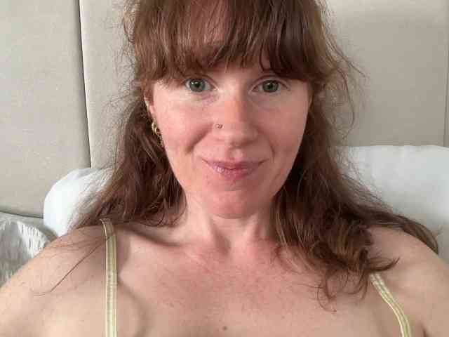 REDHEADROSIE webcam