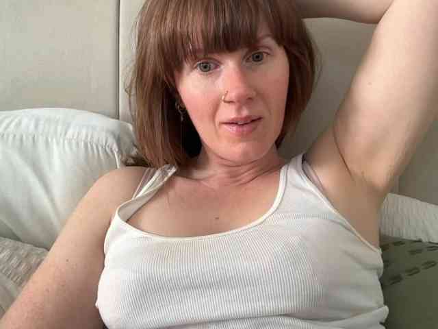 REDHEADROSIE webcam