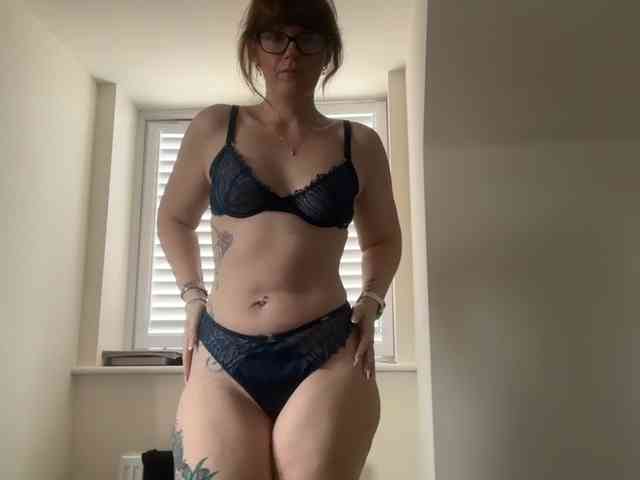 REDHEADROSIE webcam