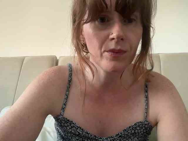 REDHEADROSIE webcam