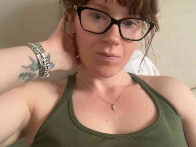 REDHEADROSIE webcam