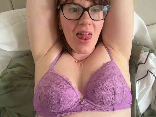 REDHEADROSIE webcam