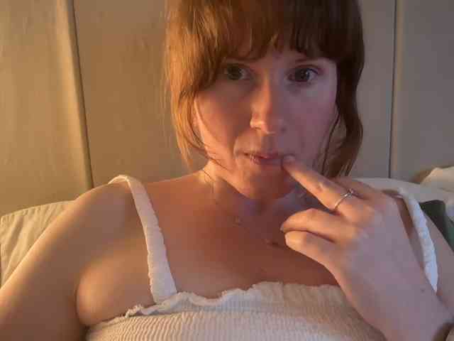 REDHEADROSIE webcam