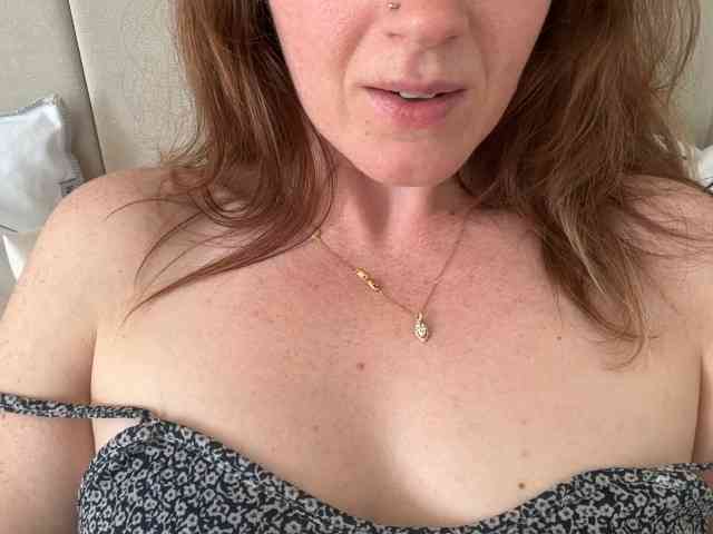 REDHEADROSIE webcam