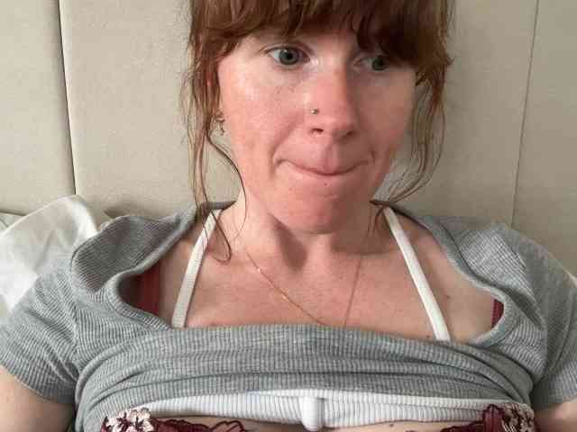 REDHEADROSIE webcam