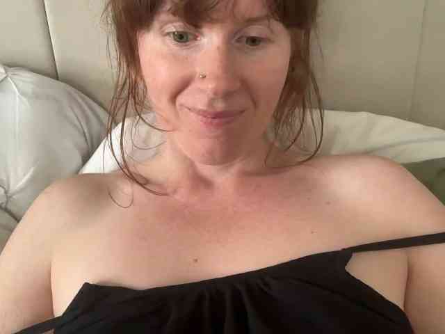 REDHEADROSIE webcam