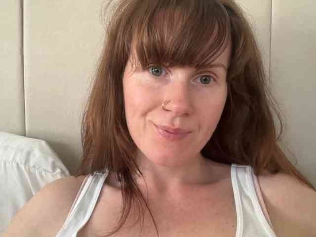 REDHEADROSIE webcam
