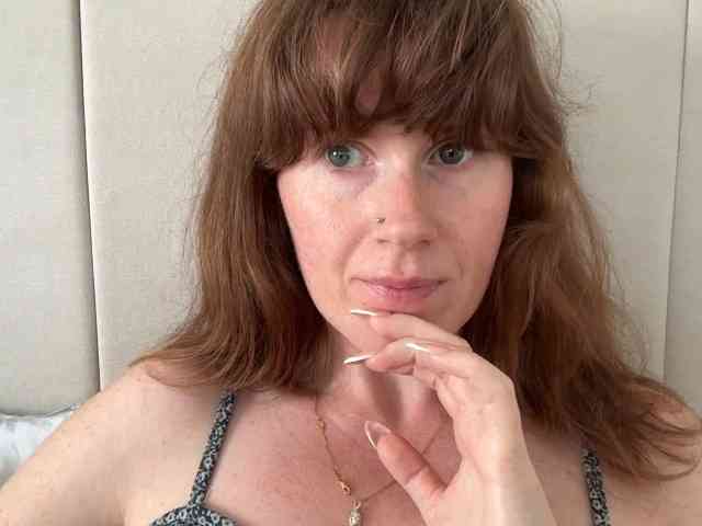REDHEADROSIE webcam