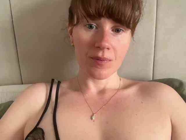 REDHEADROSIE webcam