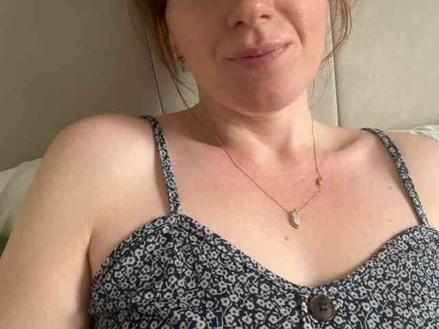 REDHEADROSIE webcam