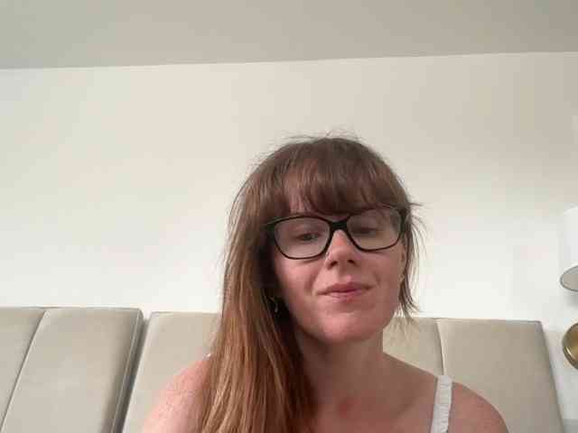 REDHEADROSIE webcam