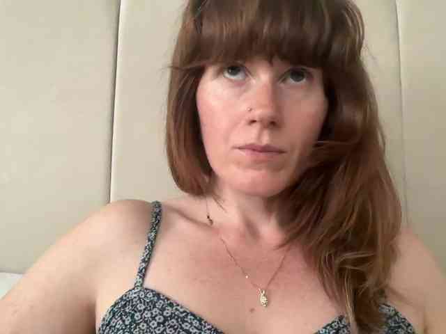 REDHEADROSIE webcam