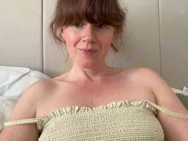 REDHEADROSIE webcam