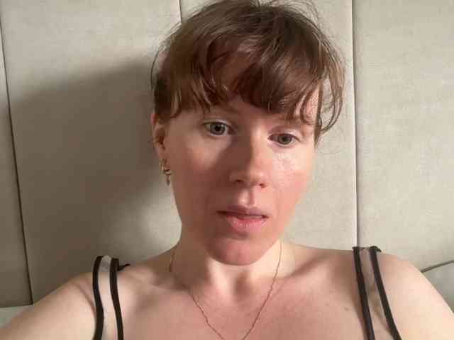REDHEADROSIE webcam