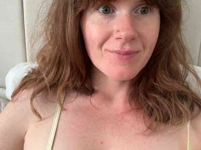 REDHEADROSIE webcam