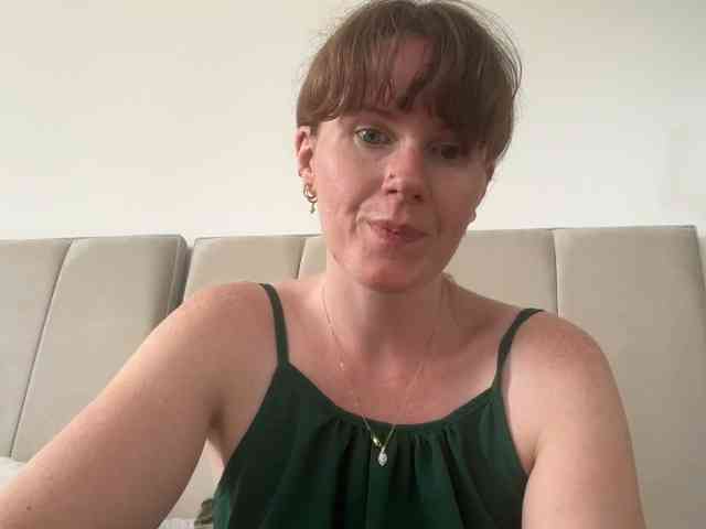 REDHEADROSIE webcam