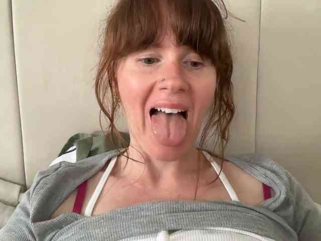 REDHEADROSIE webcam