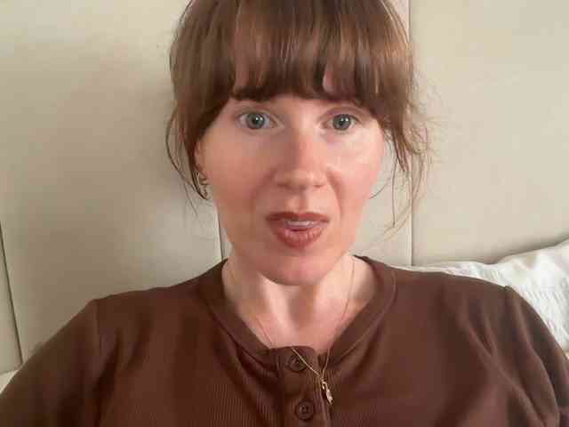 REDHEADROSIE webcam