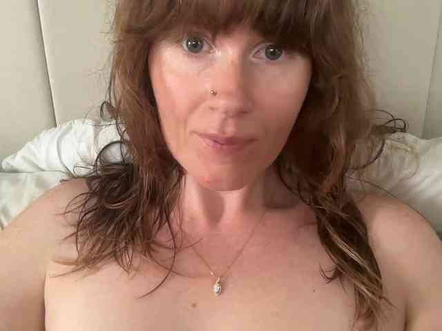 REDHEADROSIE webcam