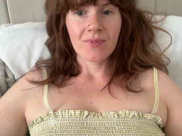 REDHEADROSIE webcam