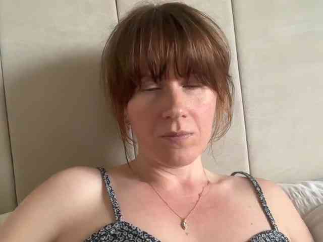 REDHEADROSIE webcam