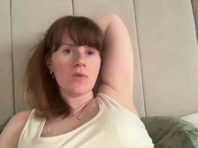 REDHEADROSIE webcam