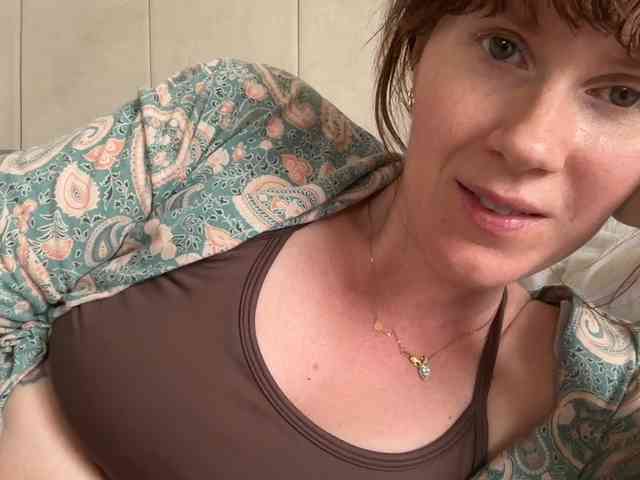REDHEADROSIE webcam