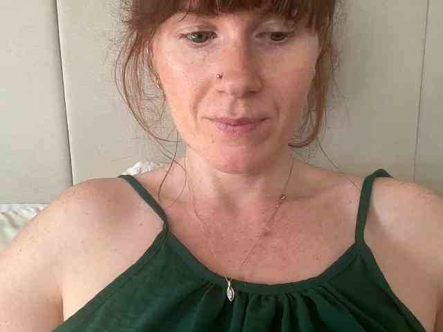REDHEADROSIE webcam