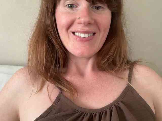REDHEADROSIE webcam