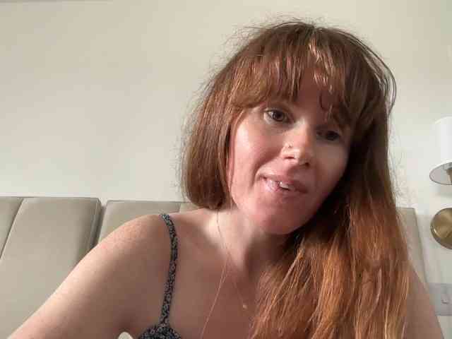 REDHEADROSIE webcam