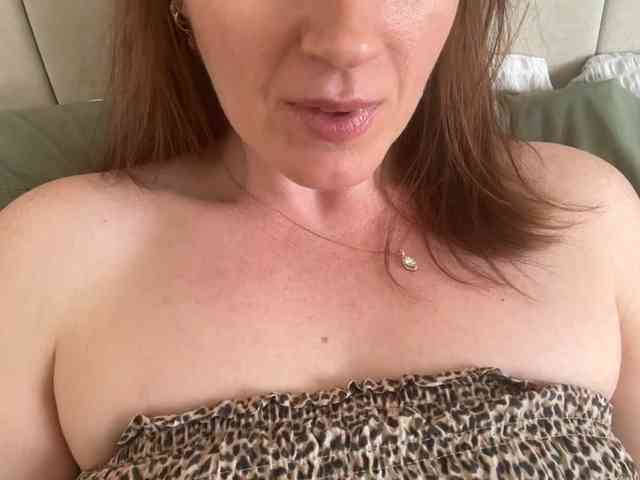 REDHEADROSIE webcam
