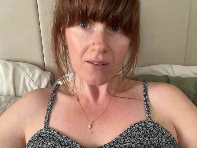 REDHEADROSIE webcam