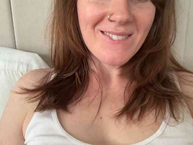 REDHEADROSIE webcam