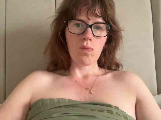 REDHEADROSIE webcam
