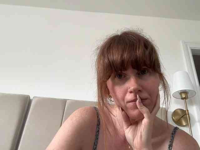 REDHEADROSIE webcam