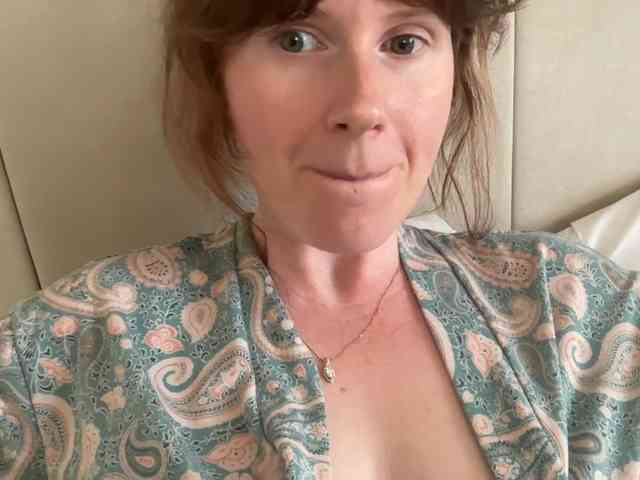 REDHEADROSIE webcam