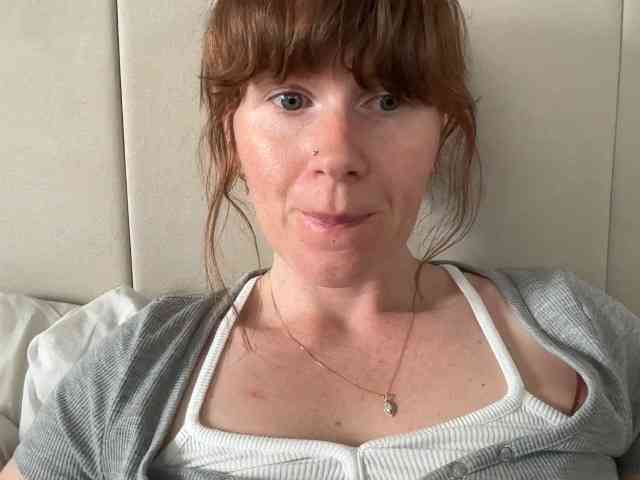 REDHEADROSIE webcam