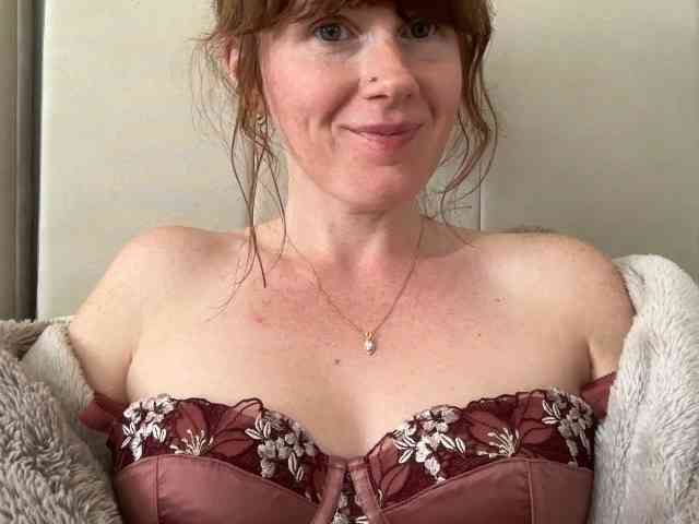 REDHEADROSIE webcam